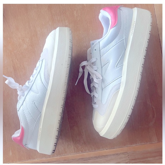 New IN BOX! New Balance CT302 in white/natural/baby pink - Picture 2 of 10